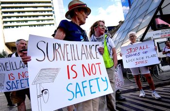Flock Safety CEO defende equilíbrio entre privacidade e segurança em meio a preocupações sobre câmeras de vigilância nos EUA 2 Flock Safety CEO calls for national 'compromise' amid camera sabotage and public revolt