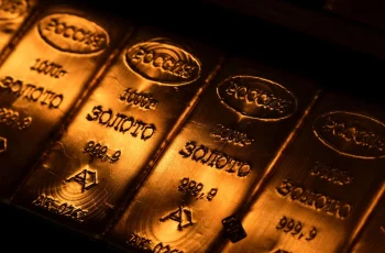 Ouro encerra em R$ 465 por grama impulsionado pela alta global e dólar a R$ 5,20 11 Lingotes de ouro 15/09/2023