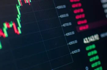 Ibovespa fecha em queda de 3,23%, aos 166.934,20 pontos, com fuga de capital estrangeiro 3 Hapvida cai 37%, Embraer sobe 7%; veja resumo do Ibovespa
