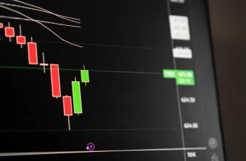 Dólar avança 0,52% e fecha a R$ 5,2199 na venda 18 Ibovespa recua 0,1% com dólar em alta no fechamento