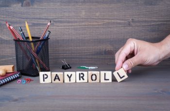 Ibovespa encerra dia em alta após dados de emprego dos EUA mostrarem queda de vagas na folha de pagamento 3 Payroll vem abaixo do esperado com perda de 23 mil vagas em julho