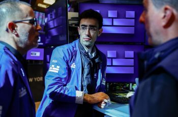Futuros das ações dos EUA sobem levemente após terceira semana consecutiva de perdas do Dow Jones 5 Stock market today: Live updates