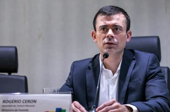 Aumento no preço do barril de petróleo impõe desafios ao governo e sociedade, com custos estimados em R$ 40 bilhões para 2026. 6 Governo avalia prorrogação da subvenção de R$ 1,12 sobre diesel