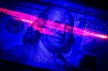 Dólar fecha em alta de 0,78%, a R$ 5,225, em meio a cautela nos mercados globais 2 Acompanhe a cotação do dólar e a Bolsa nesta segunda (28) - 28/09/2026 - Economia