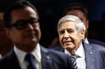 Generais condenados por tentativa de golpe continuam recebendo salários enquanto aguardam julgamento no STM 2 Generais do golpe mantêm soldo e crise no STF vira munição - 22/09/2026 - Política