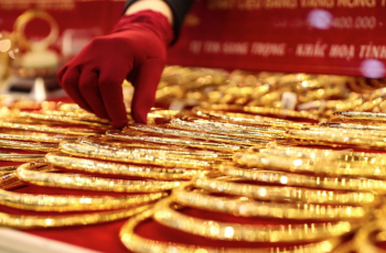 Ouro recua 500.000 VND/onça e fecha a 144,1 milhões de VND/onça na tarde de 21 de setembro 11 Cidade de Ho Chi Minh na época das folhas de outono: a rua "outonal" se torna uma sensação, atraindo muitas pessoas para tirar fotos.
