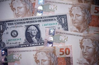 Dólar fecha em alta de 0,11%, cotado a R$ 5,1440 6 Dólar sobe a R$ 5,14, com foco em política brasileira e preços do petróleo no exterior; Ibovespa cai