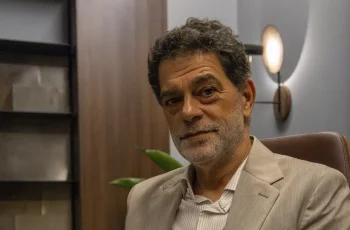 Juliano Cazarré responde a críticas de Eduardo Moscovis sobre declarações sobre violência entre gêneros 12 A fala de Eduardo Moscovis que irritou Juliano Cazarré