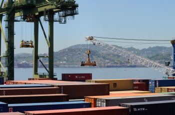 Superávit da balança comercial brasileira atinge US$ 7,4 bilhões em agosto, alta de 23,8% em relação a 2025, segundo o MDIC 9 Balança comercial tem superávit de US$ 7,4 bilhões em agosto