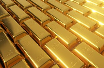 Ouro recua 1,33% na Comex devido a expectativas de aumento nas taxas de juros dos EUA 1 Preço do ouro hoje: avanço do dólar e pressão de juros derrubam metal precioso