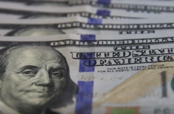 Dólar recua 0,31% e fecha a R$ 5,1797 no último pregão de agosto 11 Dólar cai e Ibovespa sobe 1% no último pregão de agosto