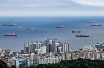 Petróleo Brent fecha em alta de 0,75%, a US$ 97,00 por barril, após ataques na Arábia Saudita 6 Petróleo Brent fecha em alta e se aproxima de US$ 100, com novos ataques no Irã
