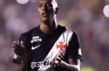 Vasco planeja adquirir zagueiro Robert Renan em definitivo por 8 milhões de euros até novembro 4 Vasco prepara compra de Robert Renan; veja valores