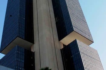 Apenas dez empresas corretoras de bitcoin no Brasil devem conseguir aprovação do Banco Central