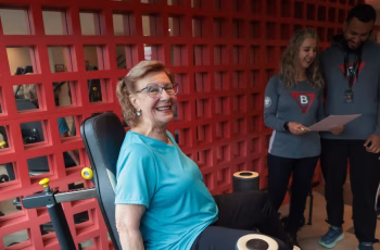 Incentivos e ambiente acolhedor são essenciais para motivar idosos a praticar exercícios físicos 8 As melhores táticas para você convencer seu pai idoso a se exercitar, segundo especialistas