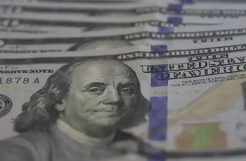 Dólar encerra em baixa de 0,08%, a R$ 5,1045, acumulando perda de 1,77% na semana 4 Dólar fecha em queda a R$ 5,10 após ajustes eleitorais :: Tribuna do Agreste