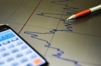 Ouro encerra em queda de 1,20%, cotado a US$ 4.407,30 por onça-troy; prata recua 5,42% e fecha a US$ 64,92. 7 Ouro fecha em baixa e prata tomba 5% após divulgação de PPI americano