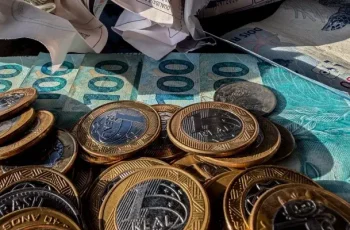 Dólar fecha em alta de 1,27%, a R$ 5,169 9 Dólar sobe a R$ 5,17 com eleições e alta do petróleo
