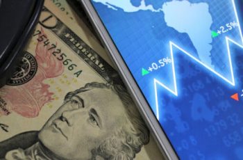 Dólar recua 0,58% e encerra cotado a R$ 5,09 3 Bolsa sobe 2% com eleição e dólar cai -