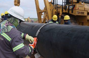 Argentina e Estados Unidos finalizam acordo de financiamento para exportação de gás e infraestrutura durante visita de Milei a Nova York 12 El Gobierno anunciará un acuerdo de inversiones con Estados Unidos para financiar la exportación de gas desde Vaca Muerta