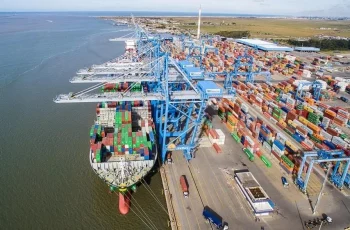 Superávit da balança comercial brasileira atinge US$ 7,4 bilhões em agosto de 2026, segundo o MDIC 7 Brasil fecha balança comercial de agosto com superávit de US$ 7,4 bilhões em agosto