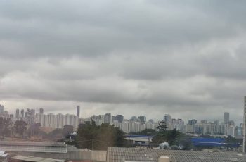 Frente fria provoca alerta de tempestades e risco de enchentes no Sudeste e Sul do Brasil neste sábado 10 SP pode ter chuva isolada e máxima de 22°C no sábado (17) - 17/10/2026 - Cotidiano