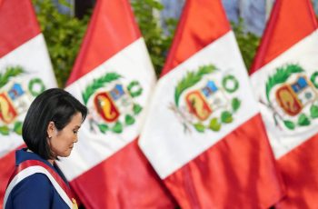 Keiko Fujimori proíbe cabelo comprido e maquiagem em escolas públicas do Peru 5 Peru quer proibir esmalte e cabelo comprido em escolas - 13/10/2026 - Mundo