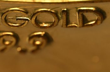Ouro encerra em alta de 1,52%, cotado a US$ 4.155,2 por onça-troy 10 Ouro fecha em alta com demanda por ativos seguros em meio ao risco de crédito em IA | Finanças
