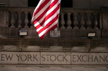 Petróleo Brent sobe 1,3% e fecha a US$ 101,88 por barril; petróleo dos EUA avança 0,6% para US$ 89,99 por barril 8 Ações americanas recuam após atingirem seu recorde mais recente.