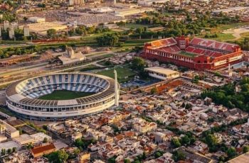 Clásico de Avellaneda entre Racing e Independiente se convierte en un duelo decisivo en medio de crisis para ambos equipos 3 Racing e Independiente juegan un clásico a todo o nada: crisis, urgencias y un Cilindro que será una caldera :: Olé