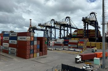 Petróleo encerra setembro com preço médio de US$ 100 por barril, alta de 37% em relação a julho 4 EXPORTAÇÕES BAIANAS CRESCEM 19,7% ATÉ SETEMBRO