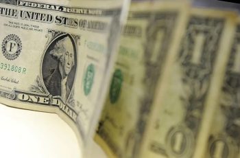 Dólar comercial recua 0,66% e fecha a R$ 4,968 6 Dólar hoje cai e opera abaixo de R$ 4,97 nesta terça