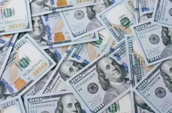 Dólar recua e encerra cotado a R$ 5,04 nesta segunda-feira (19/10) 8 Portal VV8