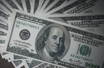Dólar fecha em alta de 0,74%, a R$ 5,0227, após novos dados da corrida presidencial 3 Dólar fecha em alta com pesquisas mostrando empate técnico entre Flávio e Lula