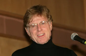 Robert Redford's 'An Unfinished Life' Surges to No. 7 on Paramount+ Streaming Chart 21 Years After Release 11 Robert Redford's 2005 Neo-Western Suddenly Becomes a Streaming Hit 21 Years Later