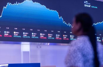 Ibovespa recua 0,74% e fecha em 204.302,33 pontos com bolsas americanas em queda 9 Ajuste de posição e exterior levam Ibovespa a cair aos 204 mil pontos