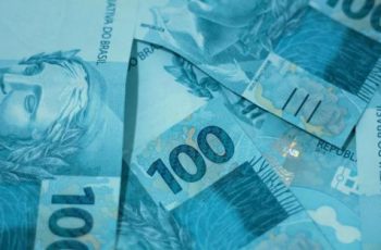 Dólar comercial não tem valor de fechamento definido em artigo sobre suas oscilações diárias. 1 Cotação do dólar comercial: como funciona e por que muda ao longo do dia