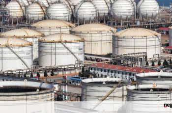 Petróleo Brent atinge US$ 110 por barril com alta de 3,7% em meio a conflitos no Oriente Médio 6 Barril de petróleo Brent ultrapassa os 110 dólares pela primeira vez desde maio - Petróleo