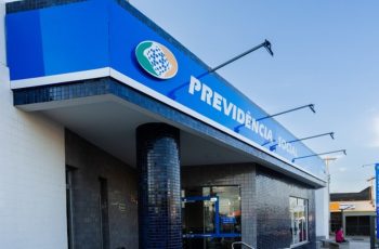 Aposentados do INSS podem aumentar benefício em 25% com adicional para assistência permanente 1 Aposentados podem receber mais de R$ 2 mil do INSS a partir dos próximos meses